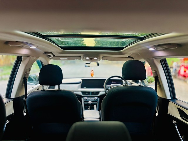 Second-hand 2022 Mahindra XUV700 AX5 BSVI for sale in New Delhi-9