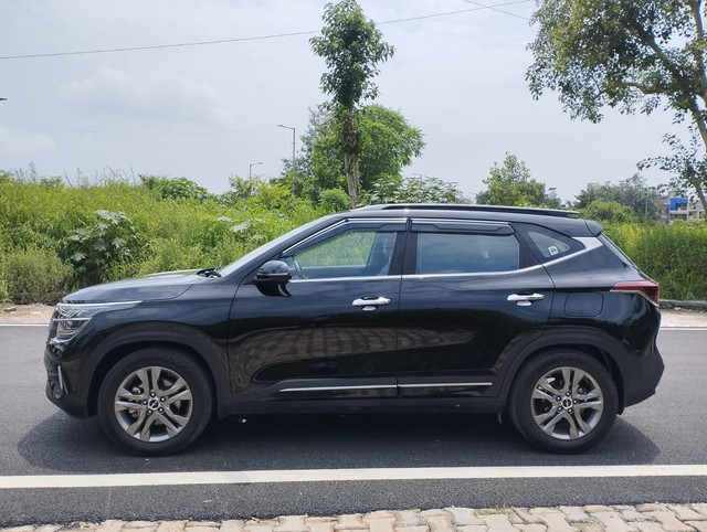Second-hand 2023 Kia Seltos HTX IVT for sale in New Delhi-2