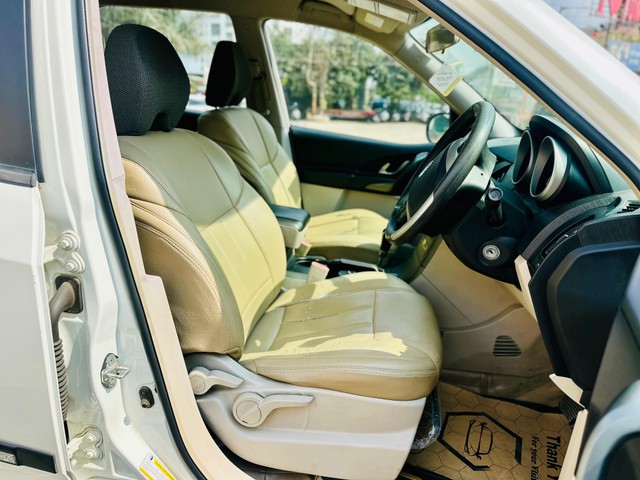 Second-hand 2016 Mahindra XUV500 R W10 FWD for sale in Pune-11