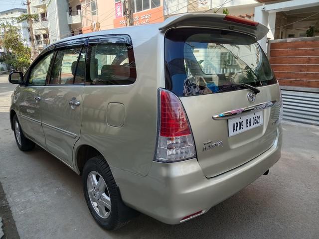 Second-hand 2007 Toyota Innova 2.5 V Diesel 8-seater for sale in Hyderabad-5