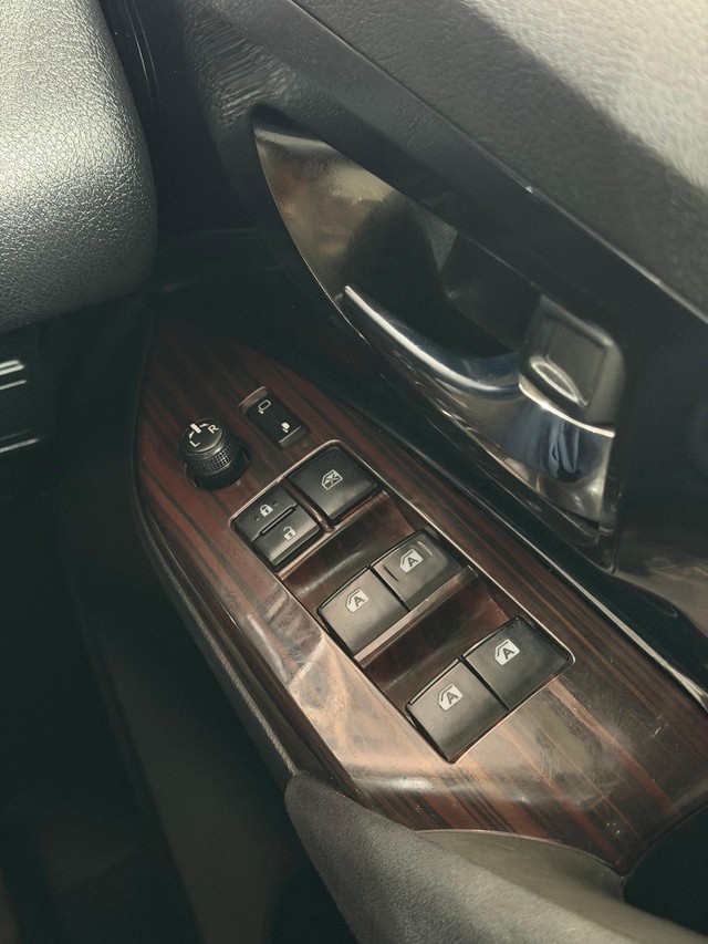 Second-hand 2020 Toyota Innova Crysta 2.4 VX MT for sale in Hyderabad-8