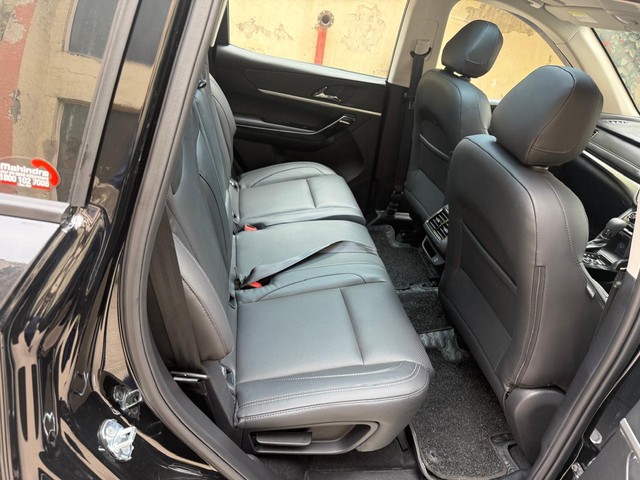 Second-hand 2025 Mahindra XUV700 AX7L Ebony Edition 7Str AT for sale in New Delhi-18