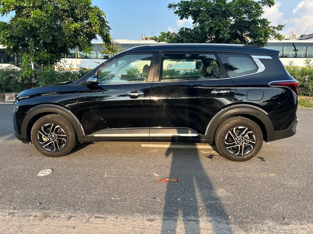 Second-hand 2024 Kia Carens Luxury Plus Diesel for sale in New Delhi-3