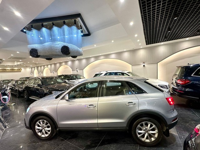 Second-hand 2017 Audi Q3 30 TFSI Premium FWD for sale in New Delhi-3