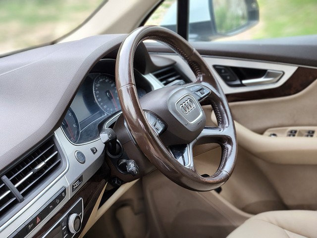 Second-hand 2017 Audi Q7 45 TDI Quattro Premium Plus for sale in New Delhi-13