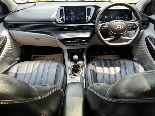 Hyundai i20 Asta Second-hand 2024 Hyundai i20 Asta for sale in Bangalore-10