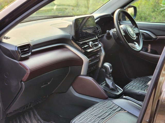 Second-hand 2022 Maruti Grand Vitara Zeta AT BSVI for sale in New Delhi-24