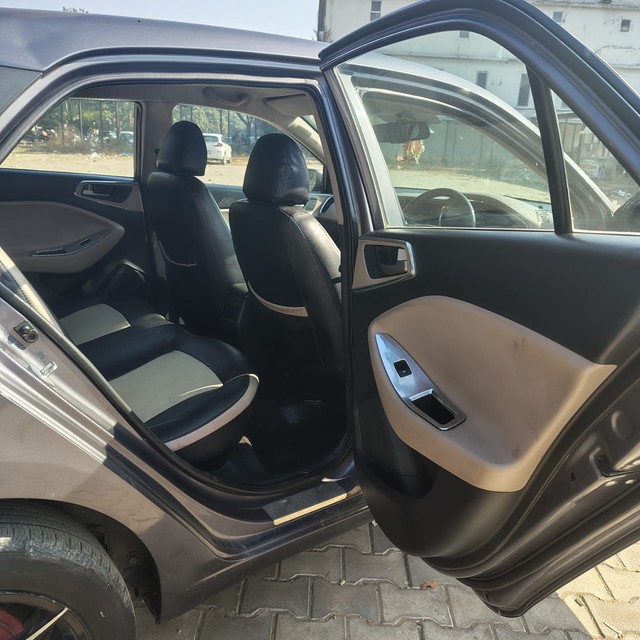 Second-hand 2015 Maruti Swift Dzire LDI for sale in Ludhiana-6