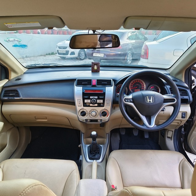 Second-hand 2011 Honda City S for sale in Chandigarh-8