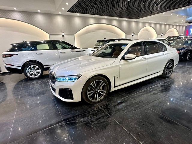 Second-hand 2022 BMW 7 Series 740Li M Sport for sale in New Delhi-21