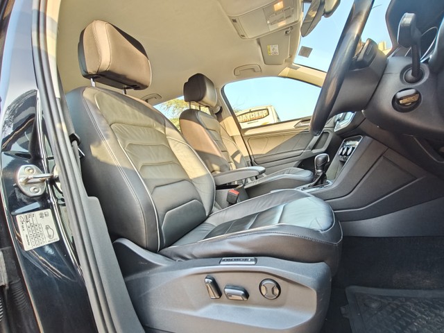 Second-hand 2017 Volkswagen Tiguan 2.0 TDI Comfortline for sale in Mumbai-14