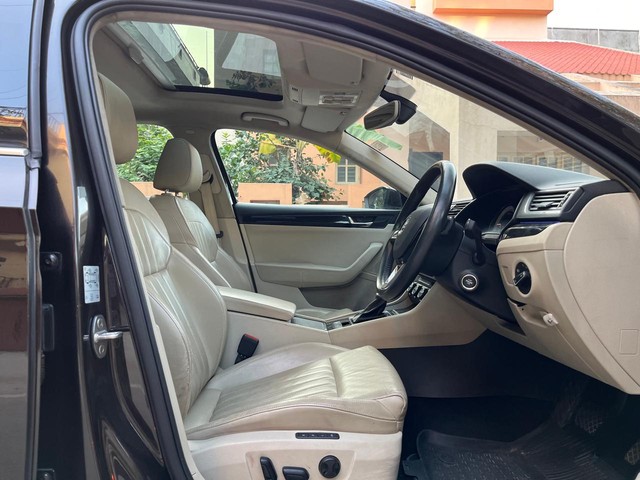 Second-hand 2016 Skoda Superb LK 2.0 TDI AT for sale in Bangalore-8