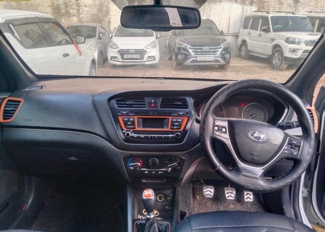 Second-hand 2017 Hyundai i20 Asta 1.4 CRDi for sale in Patna-5