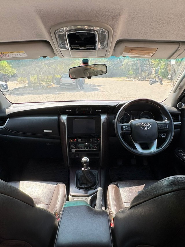 Toyota Fortuner 2.7 2WD MT BSIV Second-hand 2017 Toyota Fortuner 2.7 2WD MT BSIV for sale in New Delhi-5