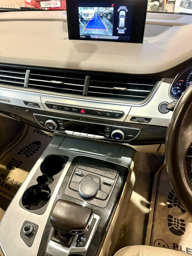 Second-hand 2019 Audi Q7 45 TFSI Premium Plus for sale in New Delhi-19