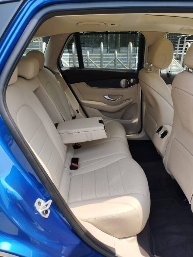 Second-hand 2022 Mercedes-Benz GLC 200 for sale in New Delhi-8