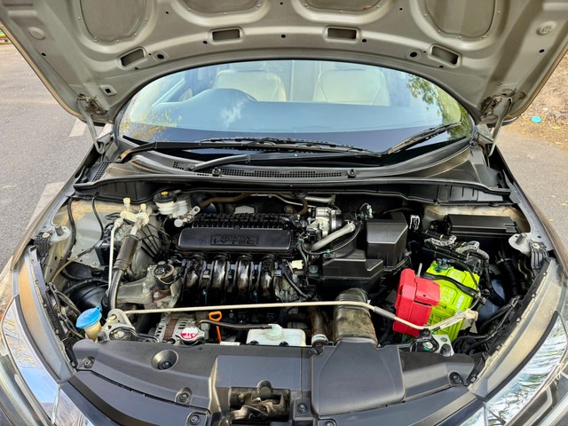 Second-hand 2019 Honda City VX CVT for sale in New Delhi-6