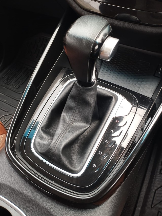 Second-hand 2023 MG Hector Plus 1.5 Turbo Sharp Pro CVT BSVI for sale in New Delhi-5