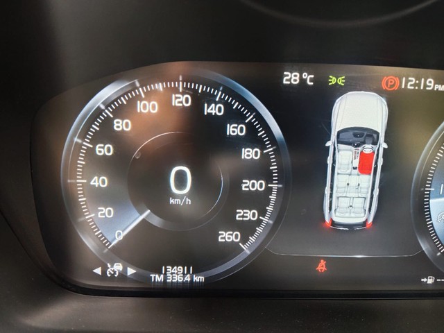 Second-hand 2017 Volvo XC90 D5 R-Design for sale in Chennai-9