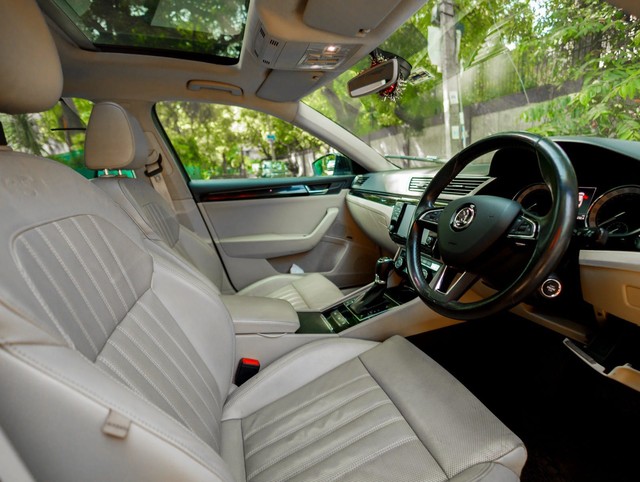 Second-hand 2016 Skoda Superb LK 1.8 TSI AT for sale in New Delhi-3