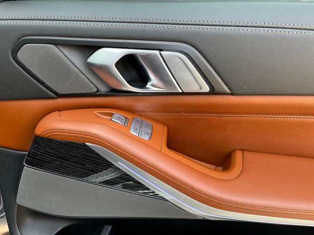 Second-hand 2023 BMW X7 xDrive 40i M Sport for sale in Bangalore-18