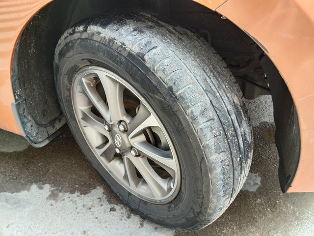 Second-hand 2013 Hyundai Grand i10 CRDi Asta for sale in Hyderabad-8