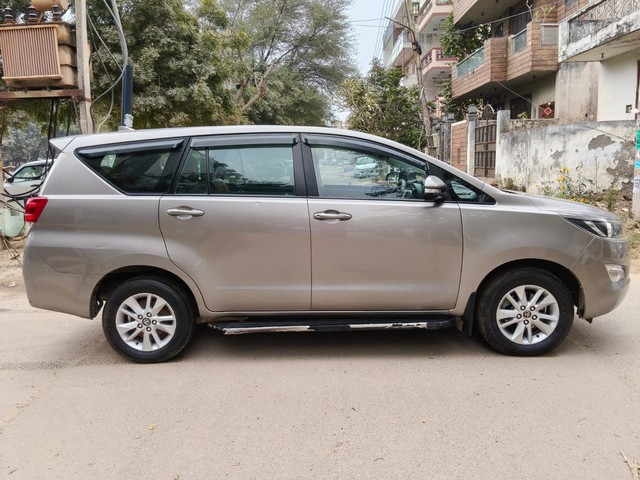 Second-hand 2017 Toyota Innova Crysta 2.8 GX AT BSIV for sale in Gurgaon-1