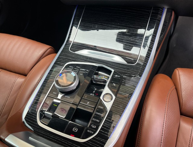 Second-hand 2023 BMW X7 xDrive 40i M Sport for sale in Bangalore-12