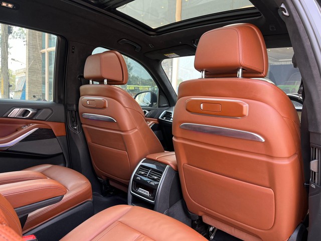 Second-hand 2023 BMW X7 xDrive 40i M Sport for sale in Bangalore-22