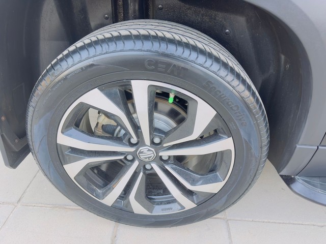 Second-hand 2023 MG Hector Sharp CVT for sale in Bangalore-17