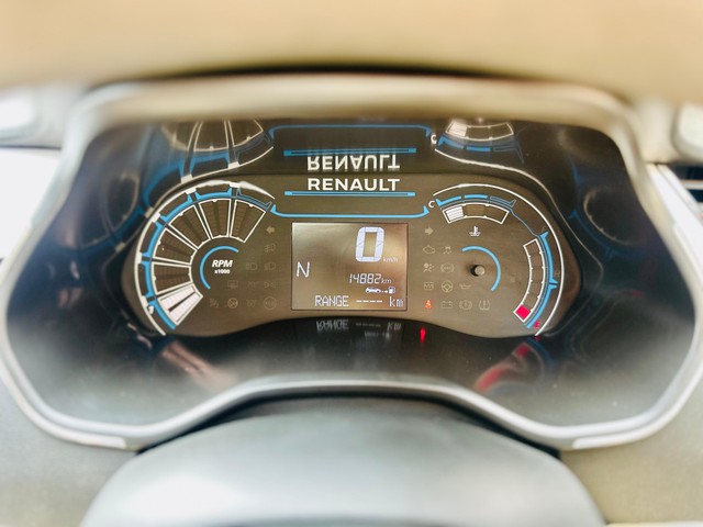 Second-hand 2022 Renault Triber RXZ BSVI for sale in Pune-7