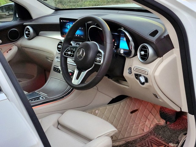 Second-hand 2020 Mercedes-Benz GLC 200 for sale in New Delhi-14