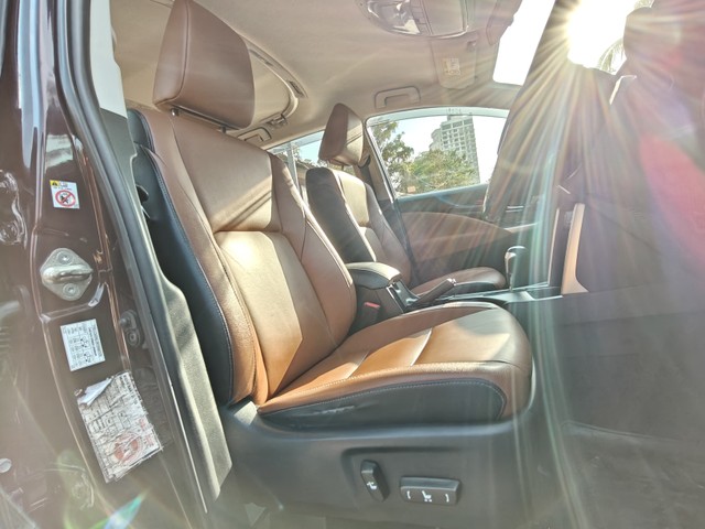 Second-hand 2019 Toyota Innova Crysta 2.8 GX AT BSIV for sale in Mumbai-14