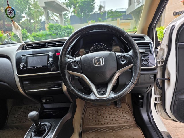 Second-hand 2021 Hyundai Tucson GLS AT for sale in Mumbai-9
