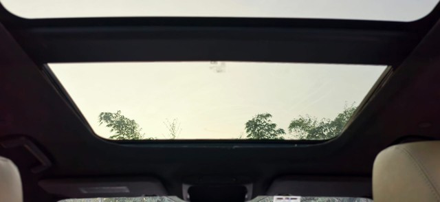 Second-hand 2017 Ford Endeavour 2.2 Titanium AT 4X2 for sale in Kolkata-7