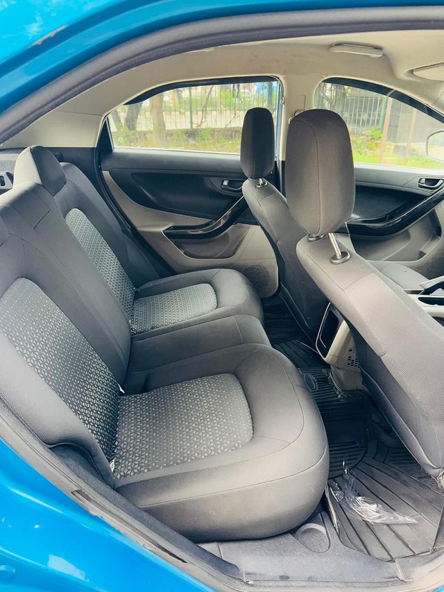 Second-hand 2019 Tata Nexon 1.5 Revotorq XM for sale in New Delhi-4
