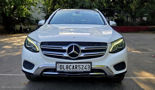 Mercedes-Benz GLC Progressive 300 Second-hand 2017 Mercedes-Benz GLC Progressive 300 for sale in New Delhi