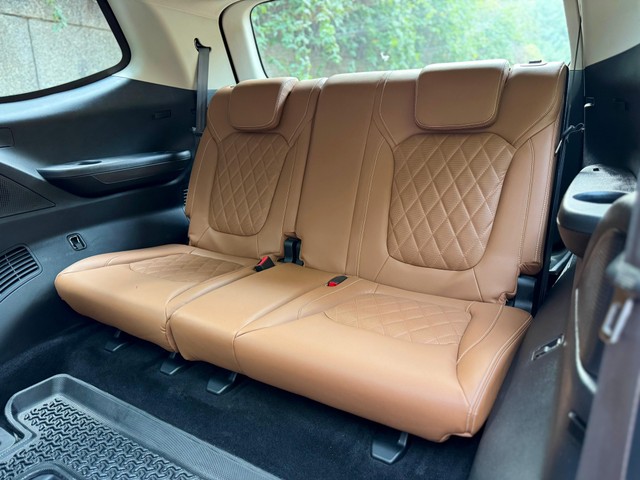 Second-hand 2023 MG Gloster Savvy 4x4 6Str for sale in New Delhi-5