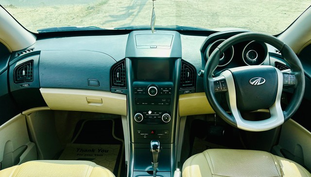 Second-hand 2016 Mahindra XUV500 R W10 FWD for sale in Pune-14