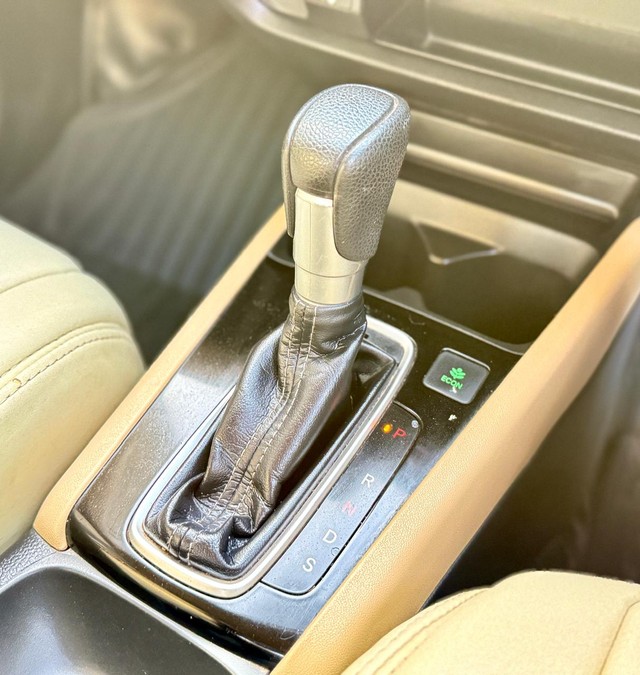 Second-hand 2021 Honda City V CVT for sale in Surat-14