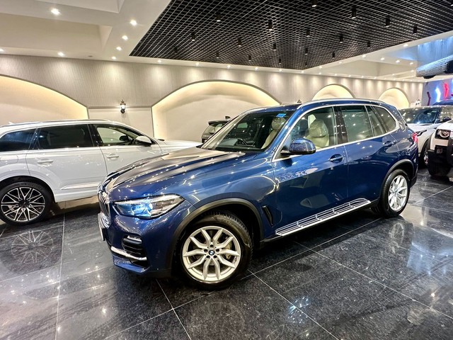 Second-hand 2021 BMW X5 xDrive 40i SportX Plus for sale in New Delhi-11