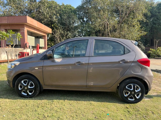 Tata Tiago 1.2 Revotron XT Second-hand 2017 Tata Tiago 1.2 Revotron XT for sale in Noida-3
