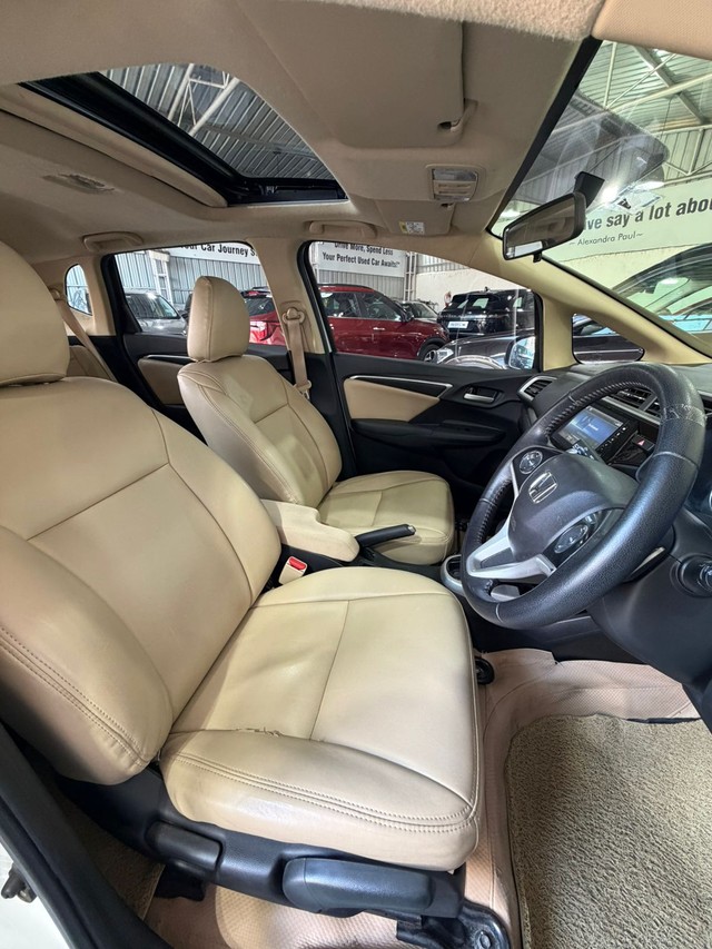 Second-hand 2021 Honda Jazz V CVT for sale in Hyderabad-11