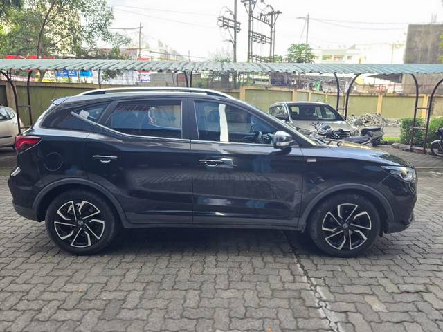 https://images10.gaadi.com/usedcar_image/AP3A.240905.015.A2/original/8fae9039-213b-48d1-88e3-db695de1534d.jpg?imwidth=6400