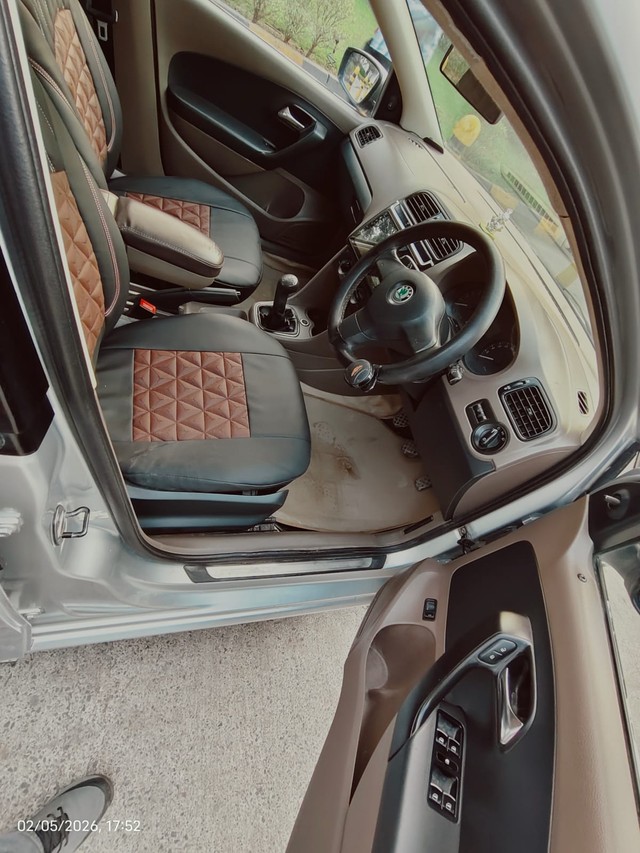 Second-hand 2013 Skoda Rapid 1.6 TDI Active for sale in Indore-6