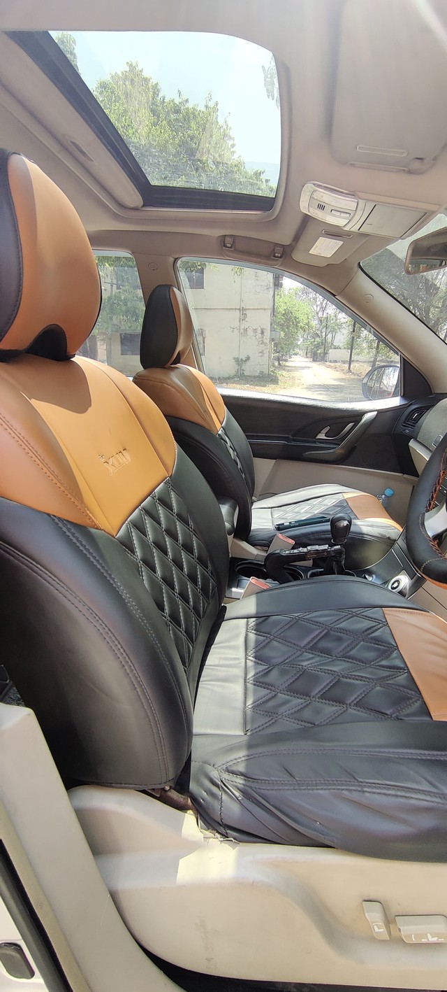 Second-hand 2015 Mahindra XUV500 W10 2WD for sale in Dewas-7