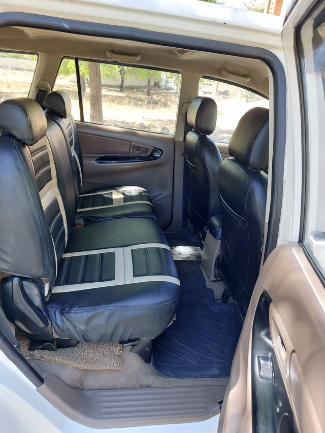 Toyota Innova 2.5 G (Diesel) 7 Seater BS IV Second-hand 2015 Toyota Innova 2.5 G (Diesel) 7 Seater BS IV for sale in Dewas-11