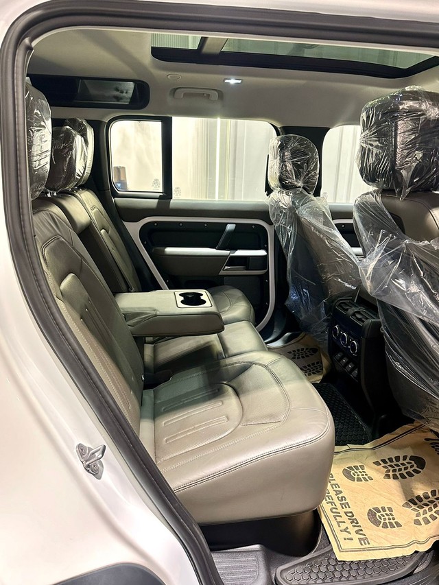 Second-hand 2021 Land Rover Defender 110 for sale in New Delhi-4