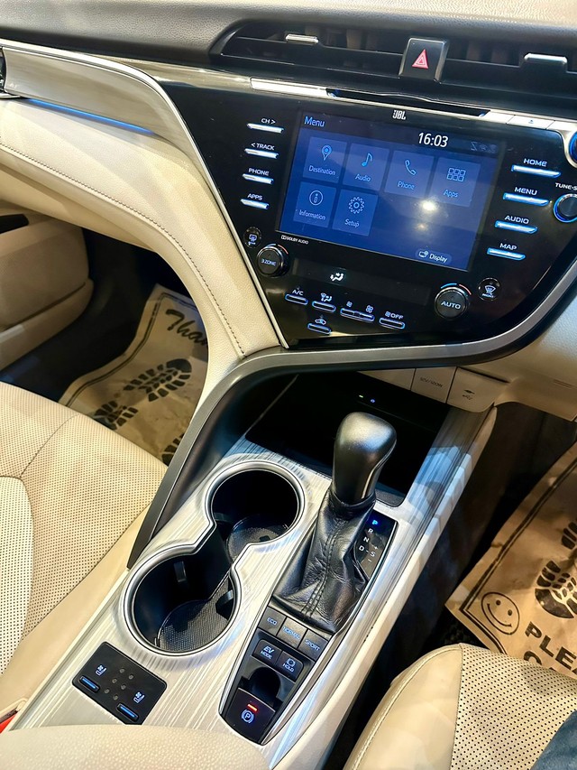 Second-hand 2021 Toyota Camry Hybrid 2.5 for sale in New Delhi-16