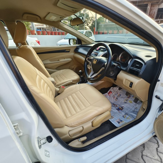 Second-hand 2010 Honda City 1.5 S MT for sale in Chandigarh-10